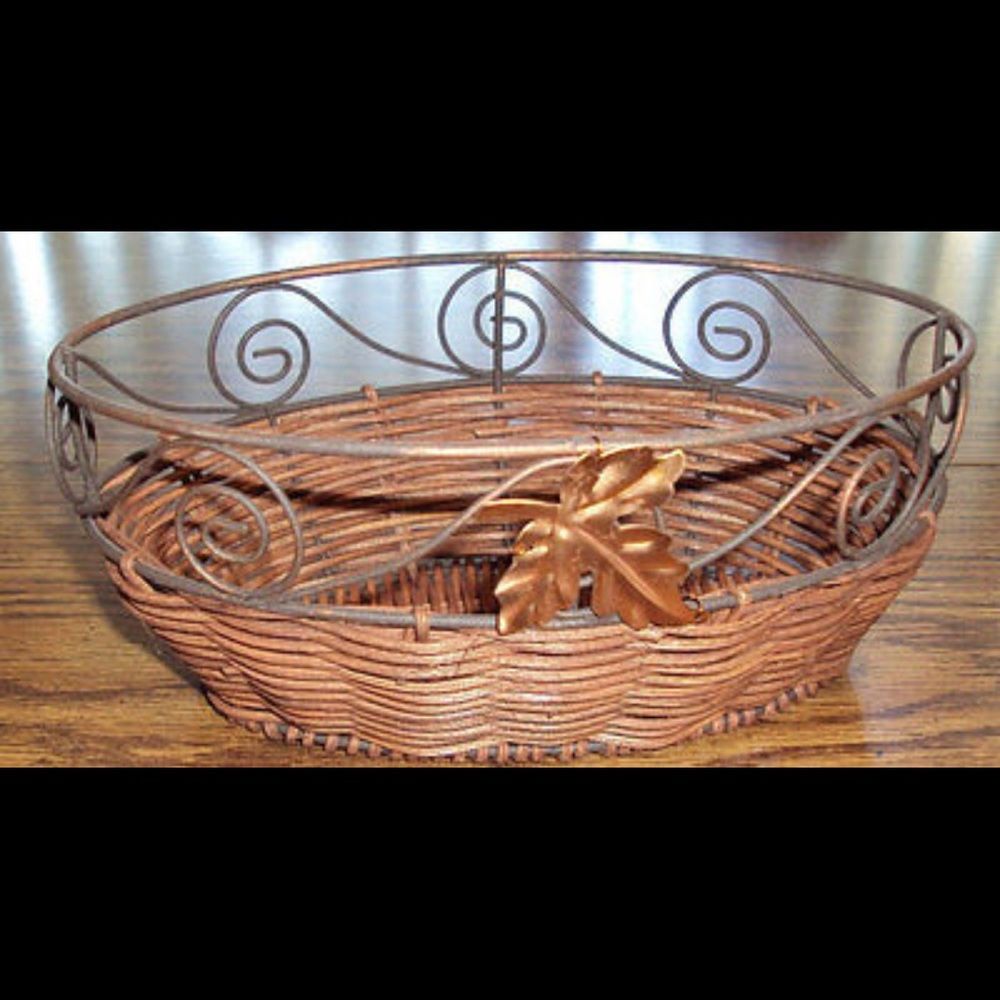 NWT AVON Home Fragrance Collection Pecan Caramel Gift Basket Decor